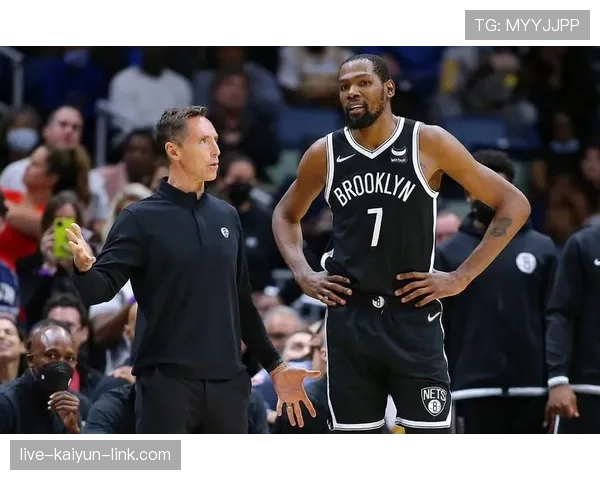 史蒂夫·纳什助攻效率远超皮蓬，挡拆组织推动球队得分爆发