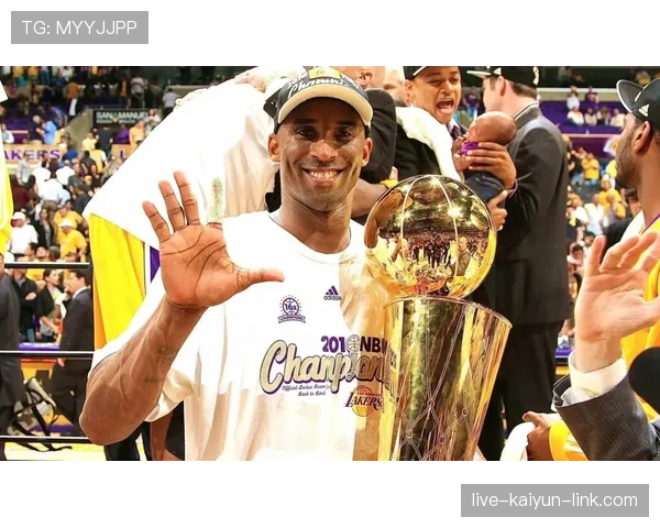 科比单打效率提升关键时刻得分爆发拉开湖人领先