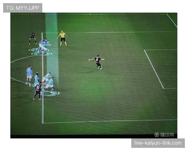 点球时其他队员提前进入禁区，判罚规则到底怎么规定？