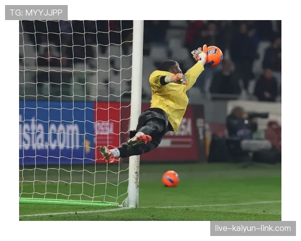 关键战回顾：里瓦尔多由盘带撕防到直塞牵制门将