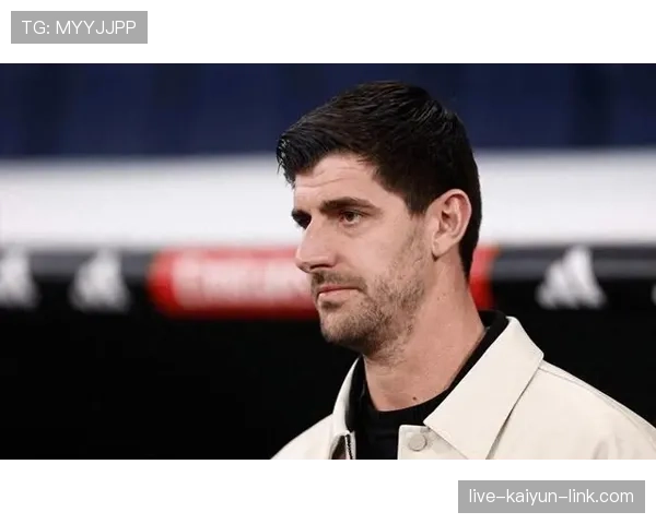 库尔图瓦如何以禁区统治力与高球处理能力构筑防守核心